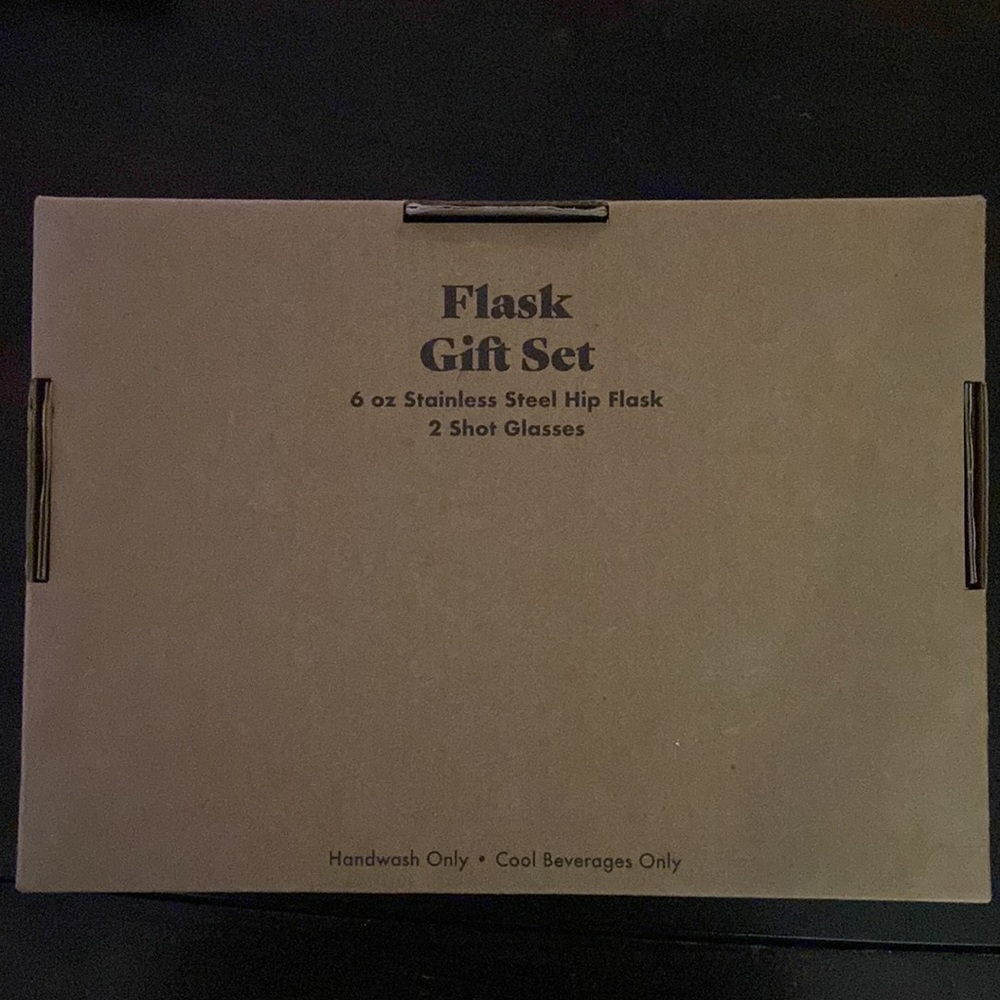 Flask Gift Set - Picture 2 of 4